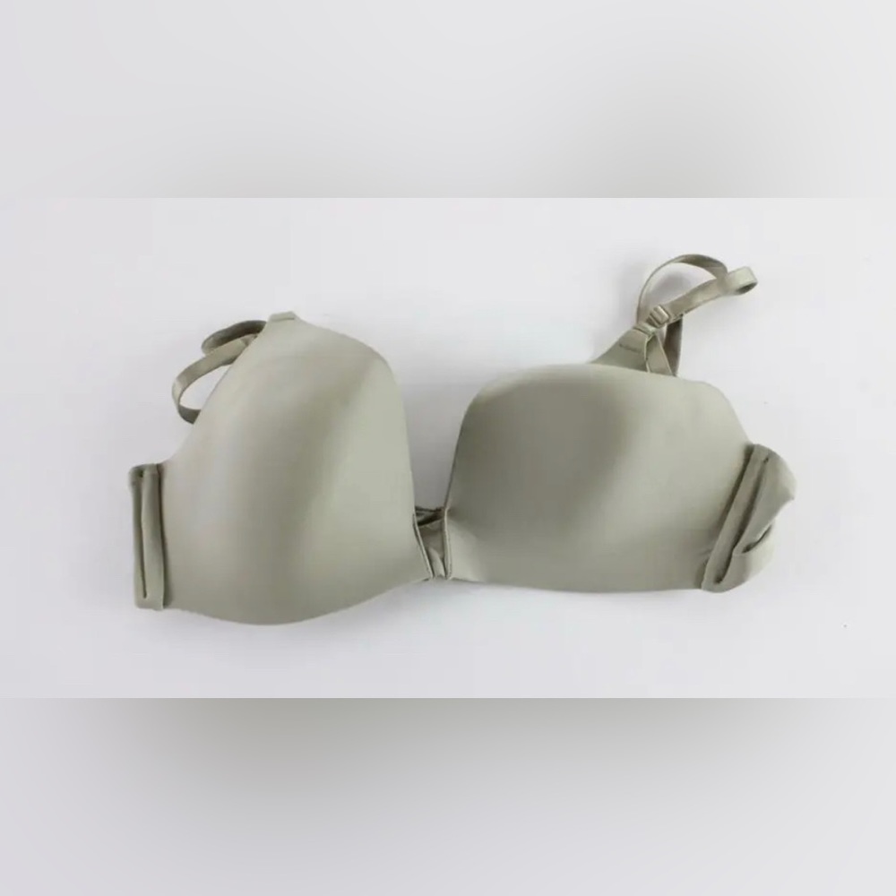 New with tag! VICTORIA’S SECRET Bra Size 34B Adjustable Straps